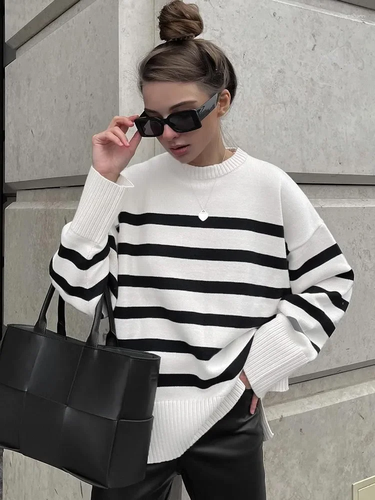 Pull à rayures parisiennes toujours élégant