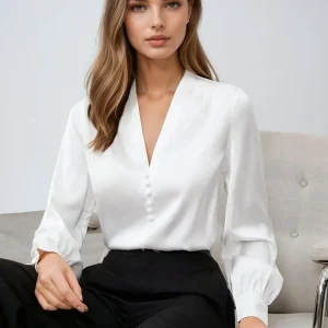 Chemisier en satin à manches longues et col en V profond pour une élégance professionnelle