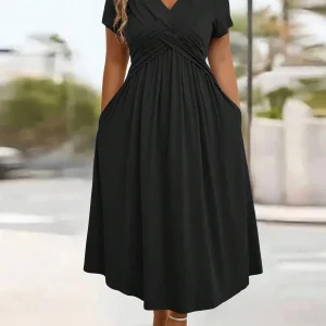 Robe d'été grande taille avec poches, col en V et taille cintrée
