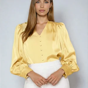 Chemisier en satin à col en V et manches bouffantes pour un style élégant
