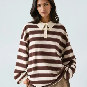 T-shirt rayé à col polo et épaules tombantes, coupe ample et décontractée, chic