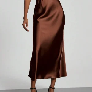 Jupe longue en satin élastique