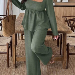 Ensemble deux pièces vert armée grande taille à col carré et confort