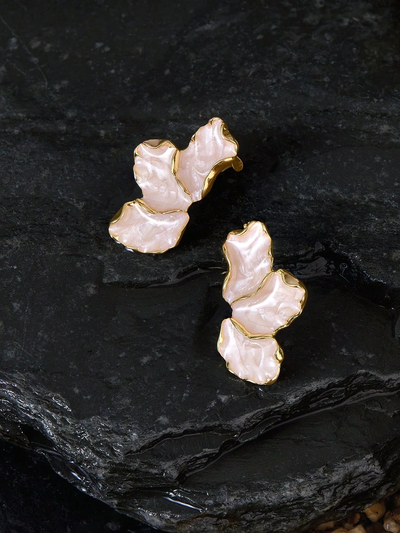 Beige Blossom Earrings