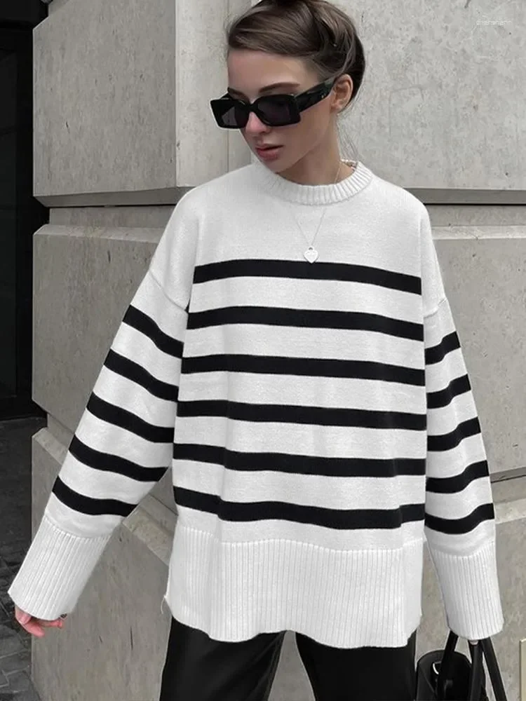 Pull à rayures parisiennes toujours élégant – Image 2