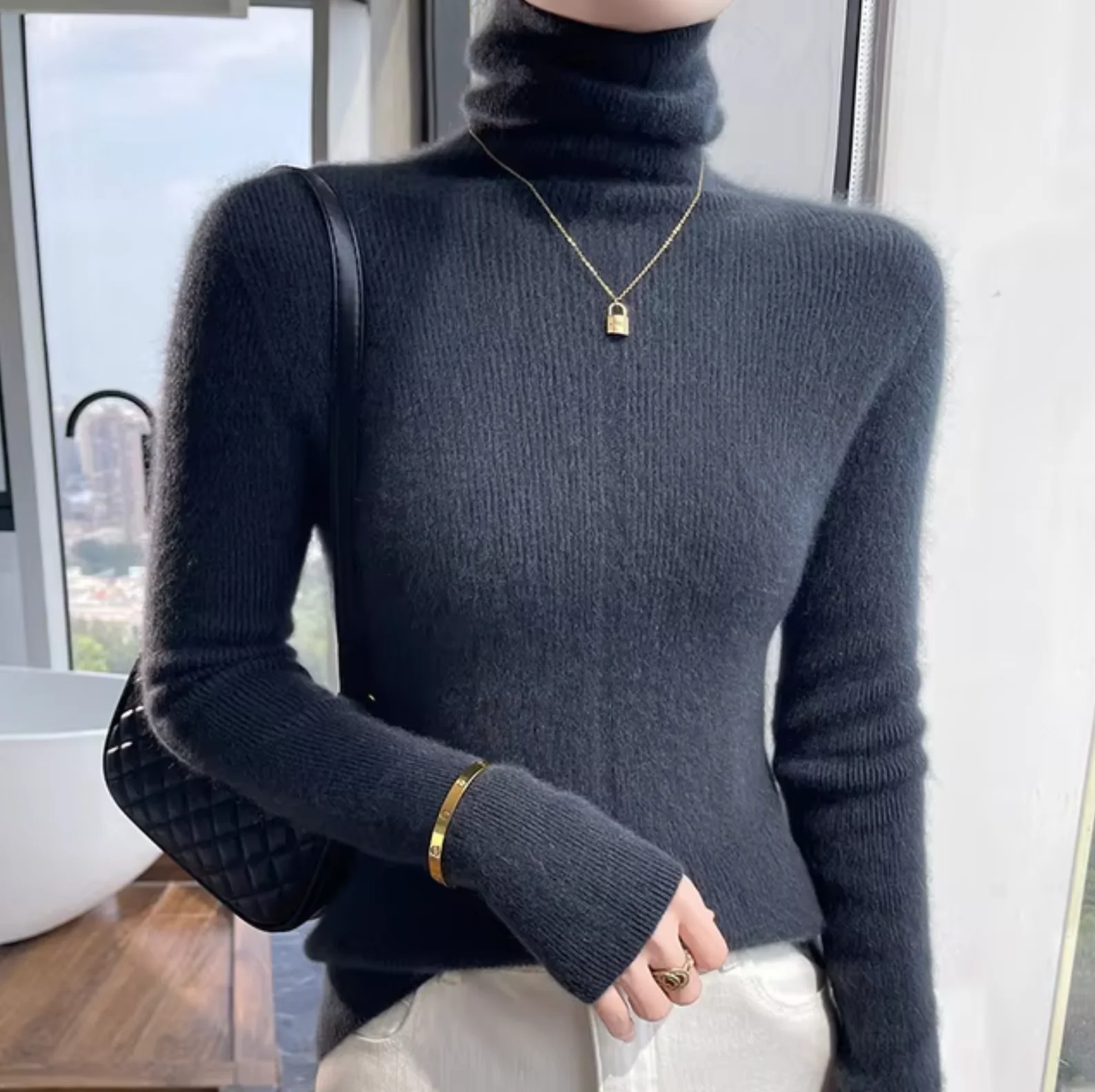 Athena – Pull col roulé en laine et cachemire – Image 3