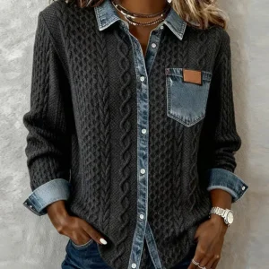 Chemise en maille torsadée avec détails denim pour femme chic et confortable