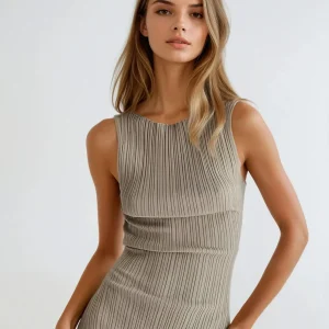 Robe côtelée aux lignes sans effort