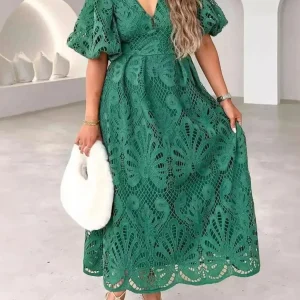 Shiela - Élégante robe longue en dentelle avec col en V et manches bouffantes