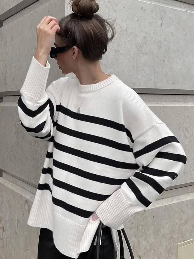 Pull à rayures parisiennes toujours élégant – Image 3