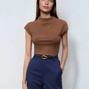 Haut à manches chauve-souris et col montant pour le bureau et l'école