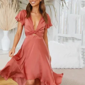 Robe Livia Satinée – Coupe Féminine & Élégance Moderne