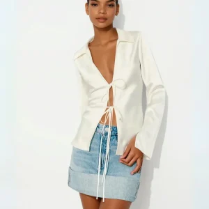 Chemise ivoire à nouer sur le devant