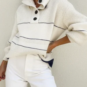 Pull boutonné à col ouvert