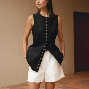 Gilet noir boutonné sur le devant