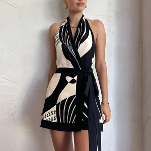 Robe courte ceinturée à imprimé couleur contrastée et dos nu
