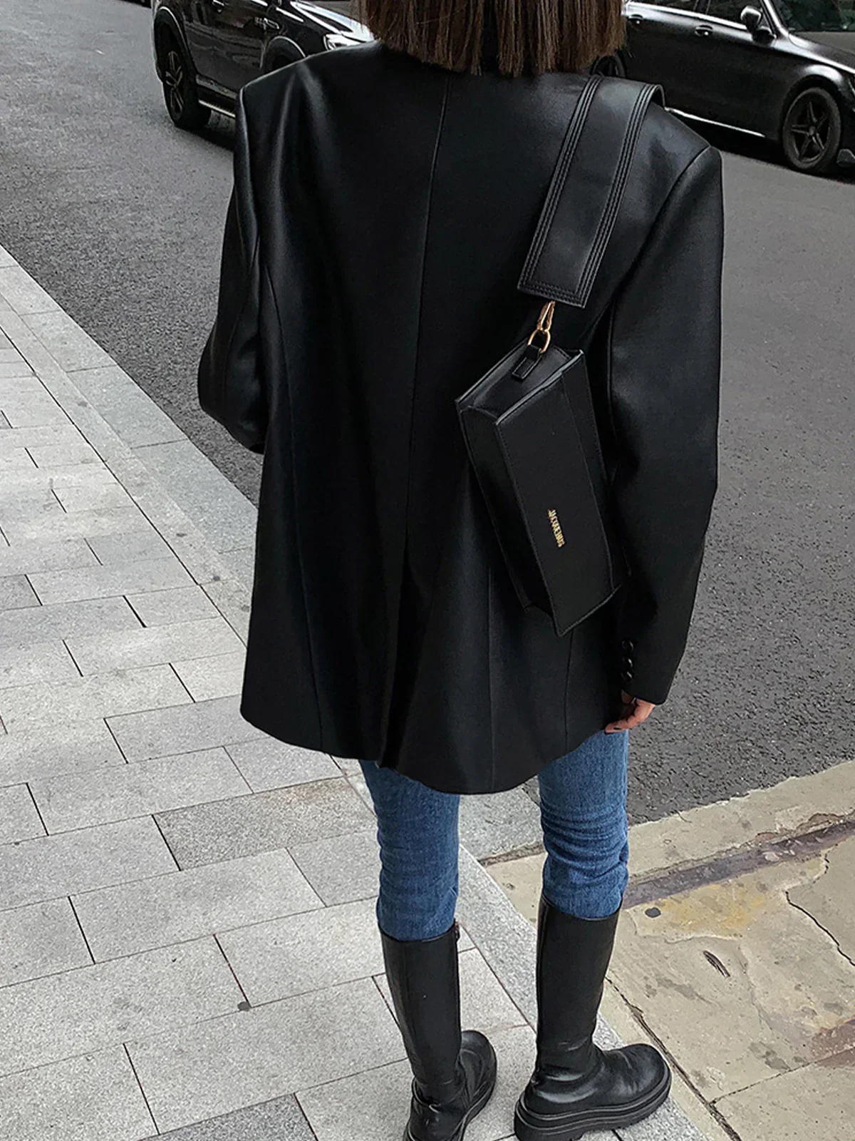 Blazer en cuir avec poches à revers – Image 6