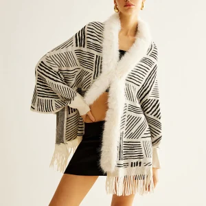 Poncho Géométrique avec Fausse Fourrure | Élégant & Chaleureux | Style Bohème