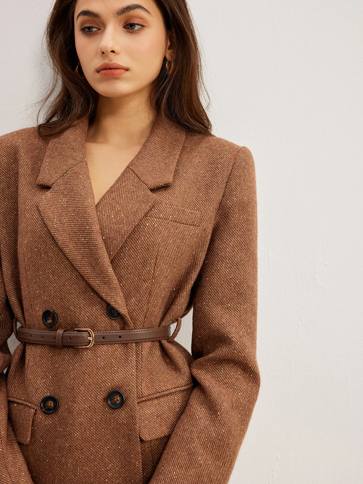 Blazer Ceinturé Marron | Double Boutonnage | Élégance Structurée – Image 2