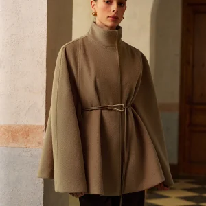 Cape en Laine | Col Montant | Élégance Intemporelle