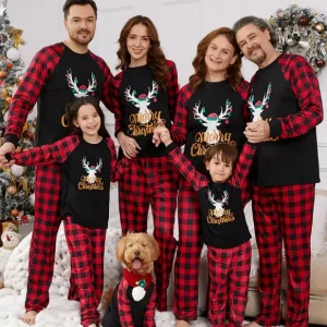 Pyjama de Noel Famille Renne et Carreaux Rouges