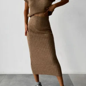 Ensemble débardeur en tricot épais et jupe mi-longue taille haute assortis