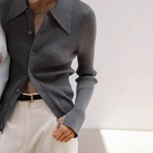 Cardigan slim à revers côtelés de style Oldmoney