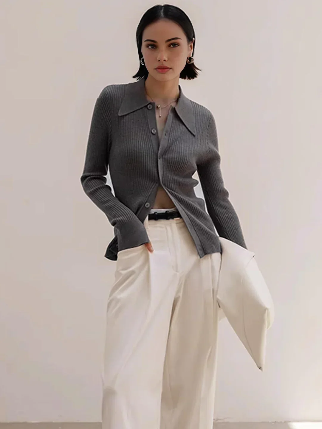 Cardigan slim à revers côtelés de style Oldmoney – Image 5