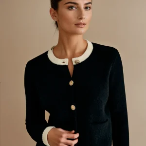 Cardigan en tricot boutonné style Oldmoney