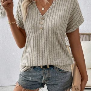 Haut boutonné à col en V en mélange de cachemire essentiel au quotidien