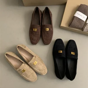 Jade | Des chaussures britanniques en daim léger