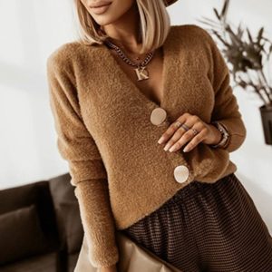 Corinne - Pull en tricot à gros boutons