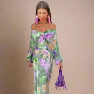 Robe Éclat Aquarelle – Satin Pastel & Coupe Fluide Élégante