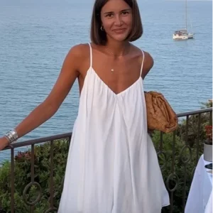 Robe Légère Écume – Blanc Été & Coupe Fluide Bohème