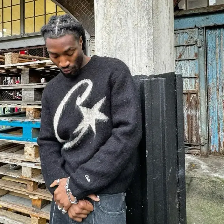 Alastair - Pull en maille Corteiz C Star