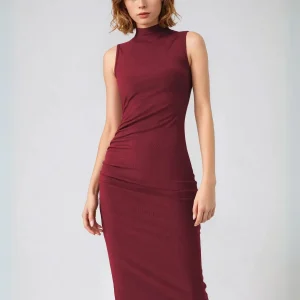 Robe plissée fendue sans manches à col rond