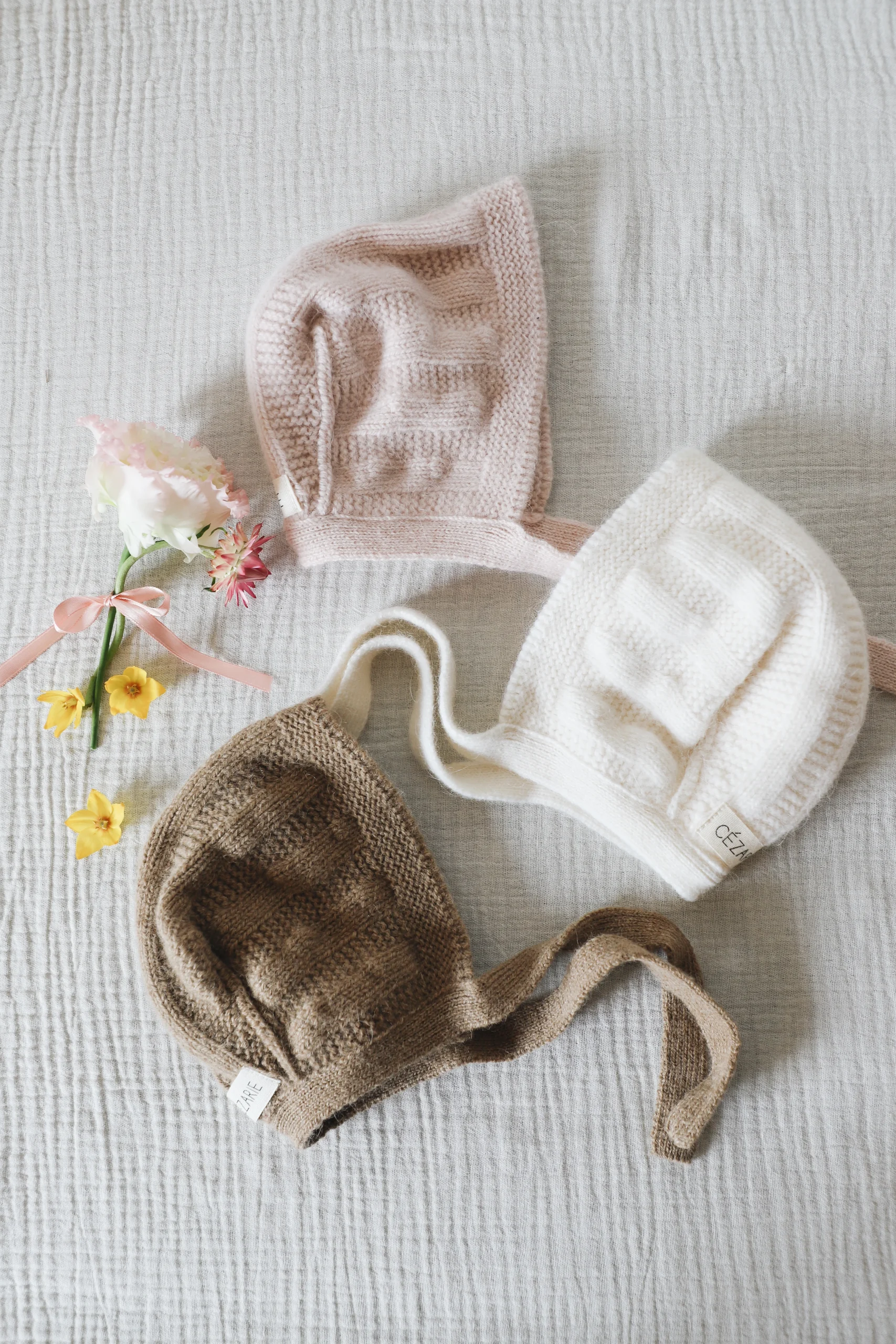 Béguin avec de la laine YSEE - Camel - tricoté en France – Image 3