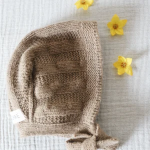 Béguin avec de la laine YSEE - Camel - tricoté en France