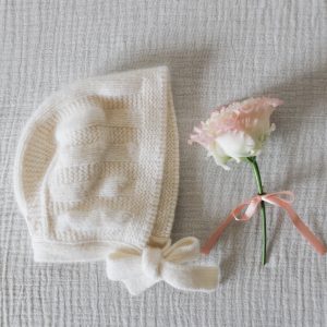 Béguin avec de la laine YSEE - Ivoire - tricoté en France