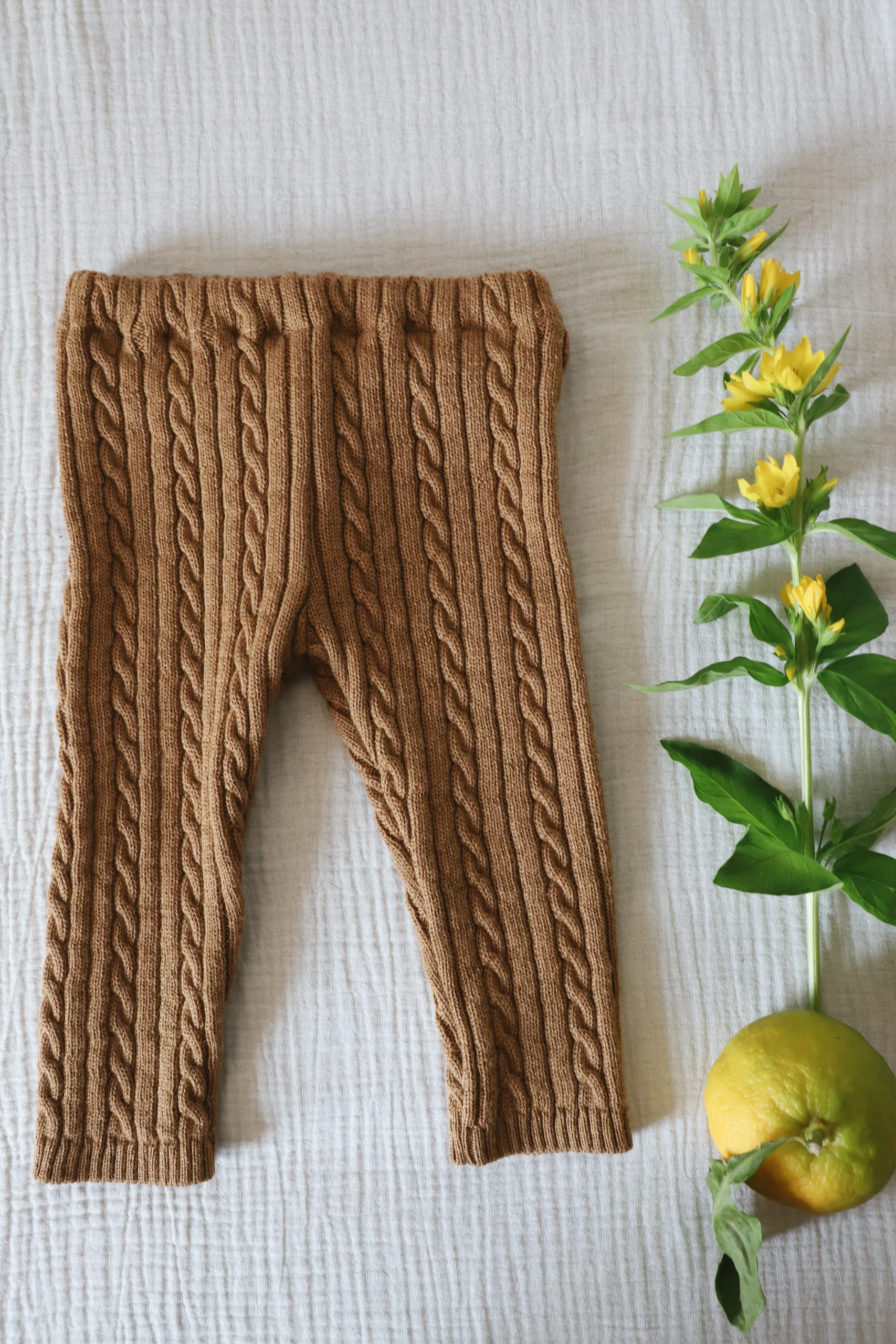 Pantalon en maille torsadée - Caramel - tricoté en France – Image 3