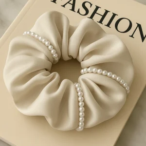 Louisa - Gros chouchou cheveux soyeux en satin et perles