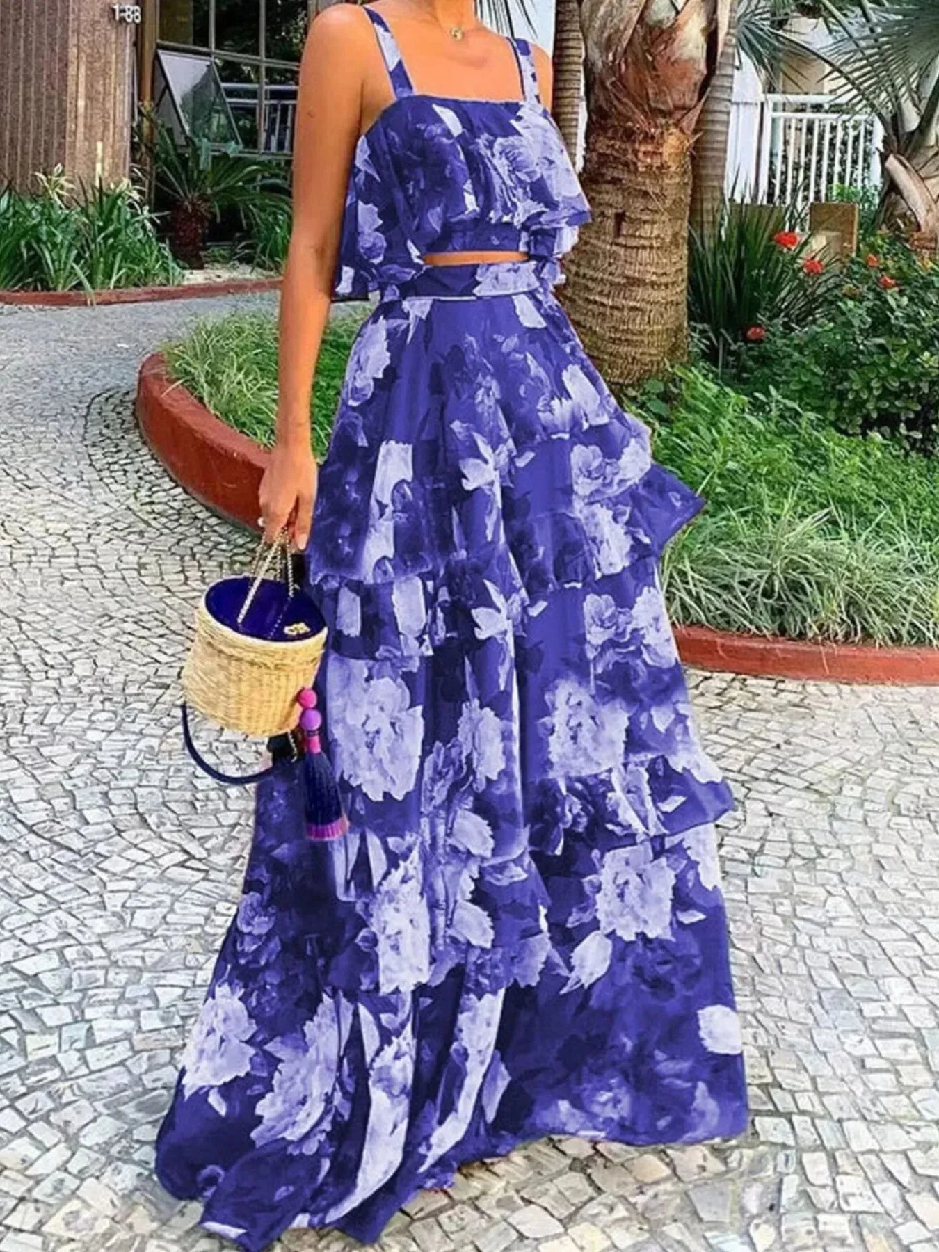 Leslie - Ensemble élégant avec top court à bretelles et jupe fluide à volants – Image 2