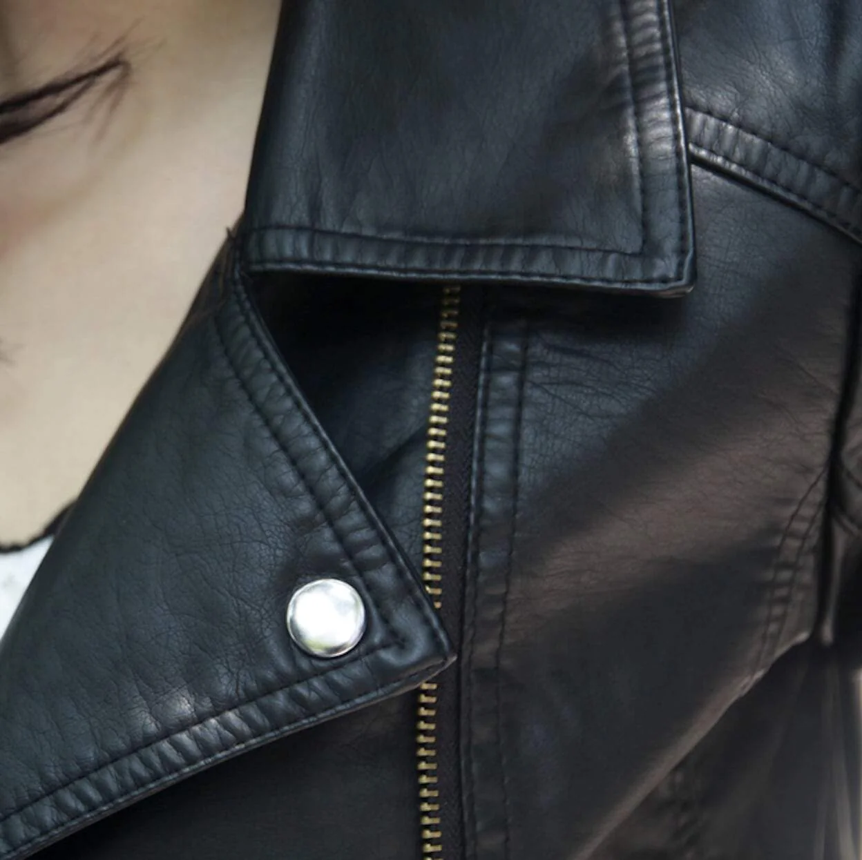 Veste en Similicuir Noir | Style Motard | Élégance Rock – Image 4